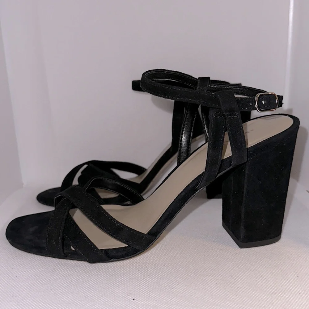 Ann Taylor Black Suede Sandals with Block Heel Size 7M - EUC